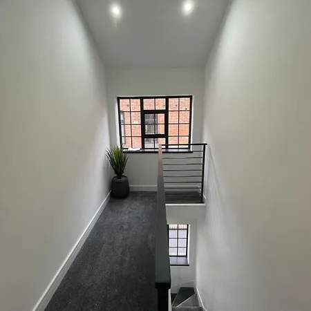 Апартаменты Luxury 3 Floor Townhouse - Alara Boutique Living